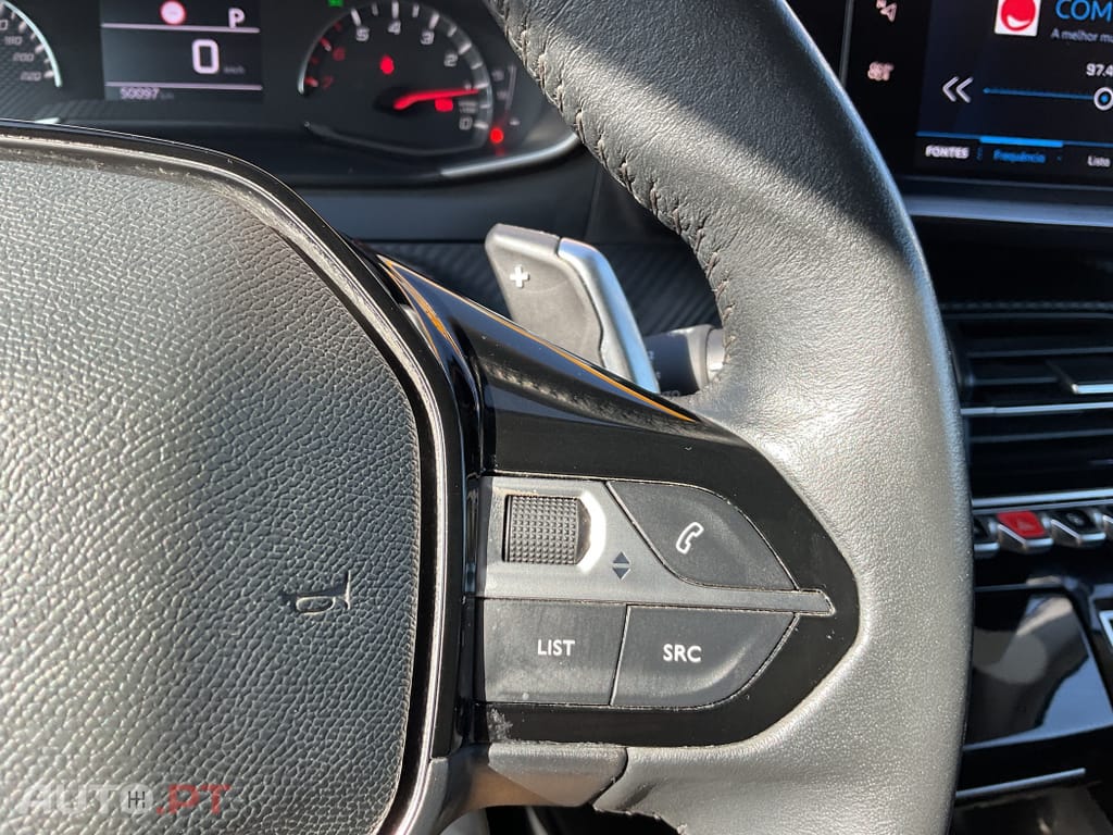Peugeot 2008 1.2 PureTech Allure Pack EAT8