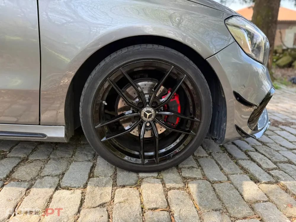 Mercedes-Benz A 180 d AMG Line