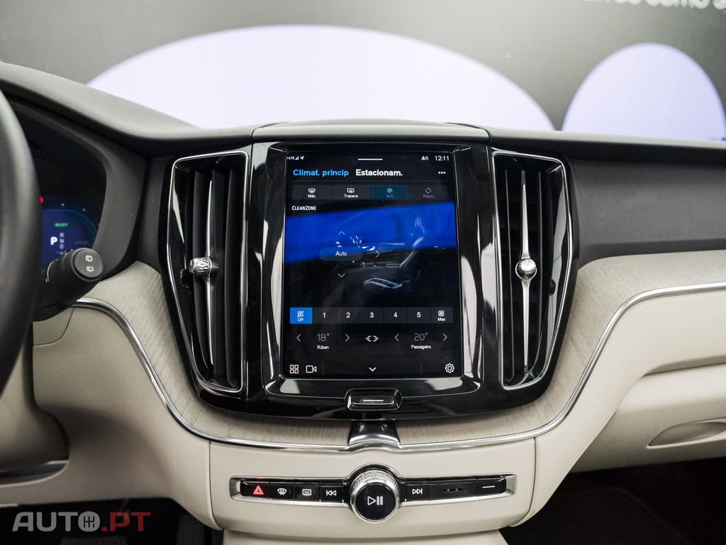 Volvo XC60 2.0 T6 PHEV Core AWD