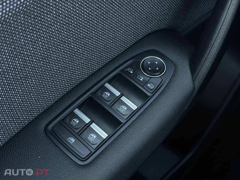 Renault Captur 1.0 TCe Techno Bi-Fuel