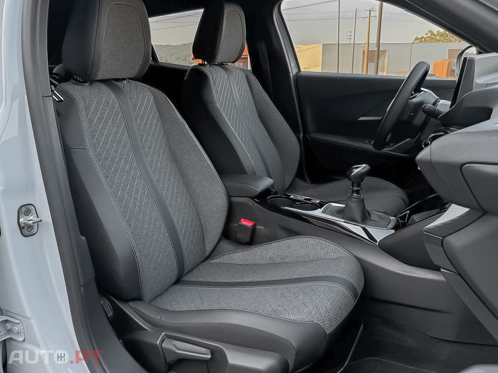 Peugeot 2008 1.2 PureTech Allure