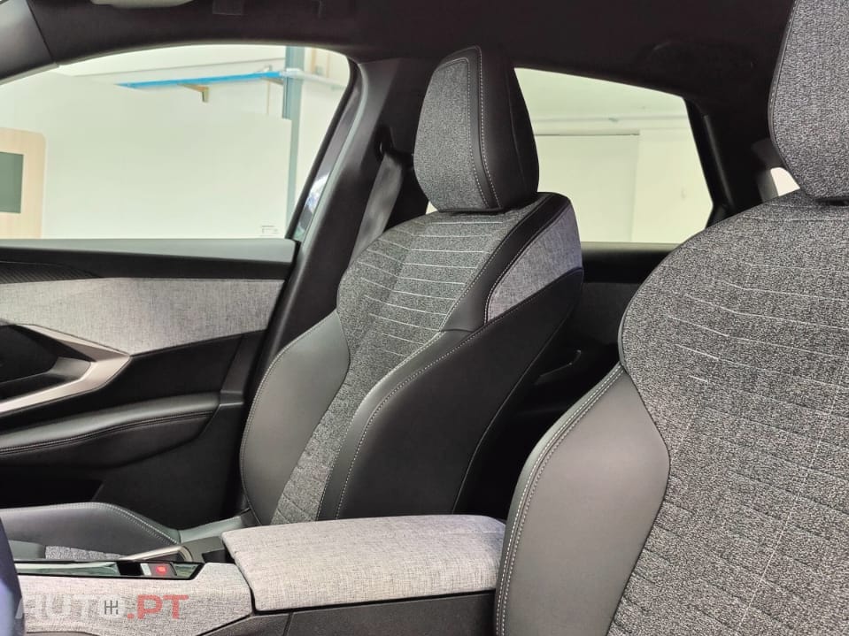 Peugeot 3008 1.2 Hybrid Allure e-DCS6