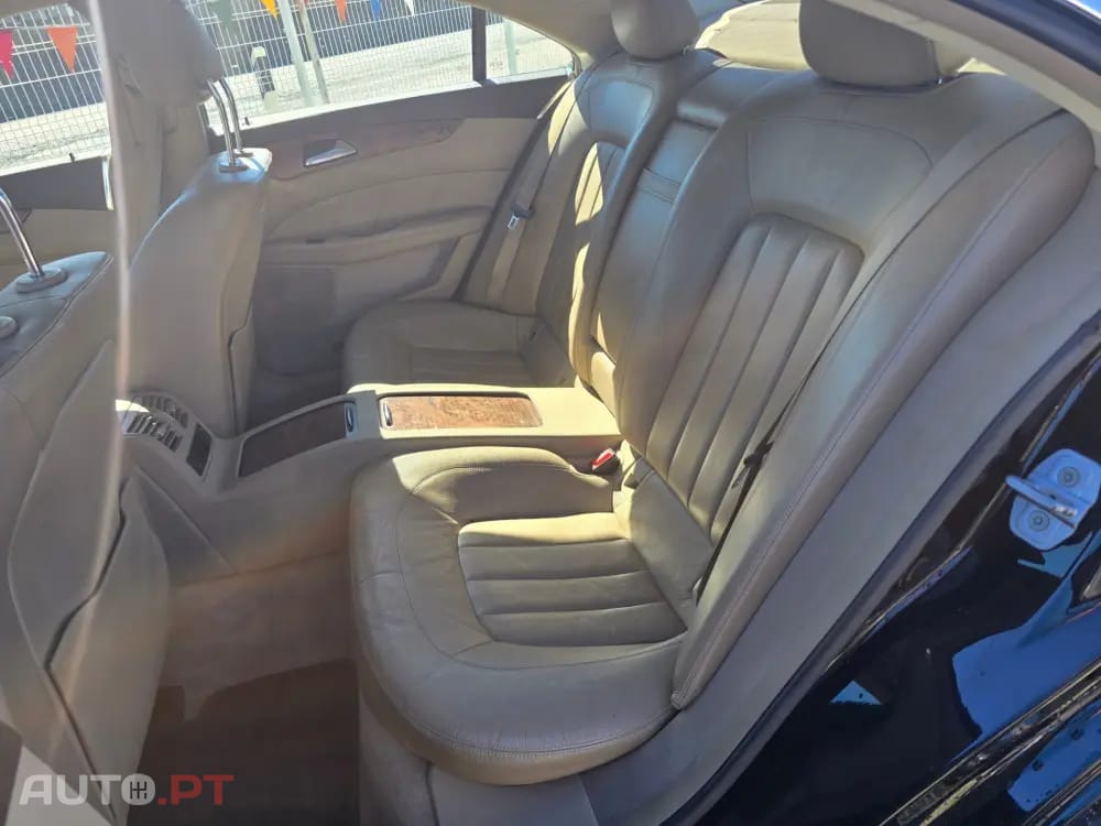 Mercedes-Benz CLS 350 Outro