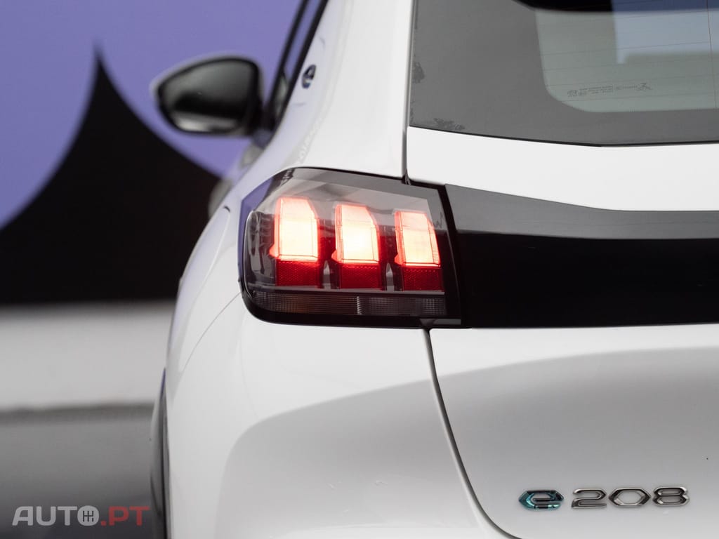 Peugeot E-208 50 kWh Active Pack