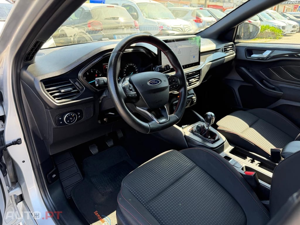 Ford Focus SW 1.0 EcoBoost MHEV ST-Line