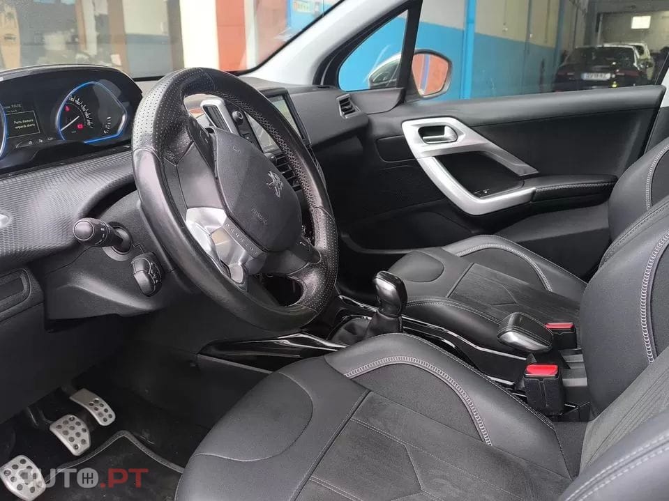 Peugeot 2008 1.2 PureTech Crossway EAT6