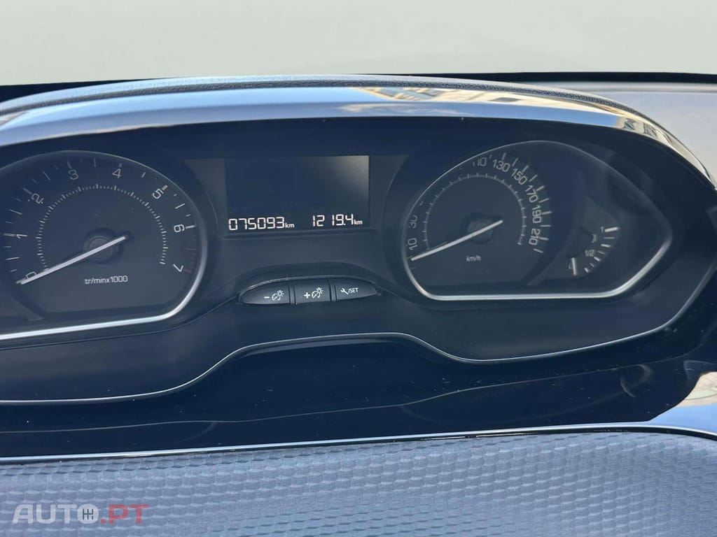 Peugeot 2008 1.2 PureTech Allure