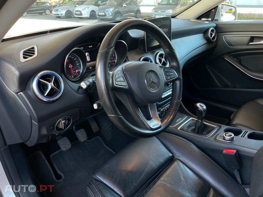 Mercedes-Benz CLA 180 d Shooting Brake