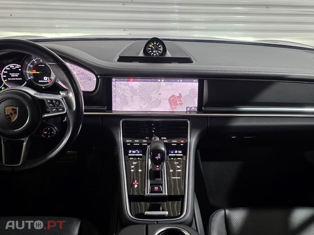 Porsche Panamera 4 E-Hybrid Platinum Edition