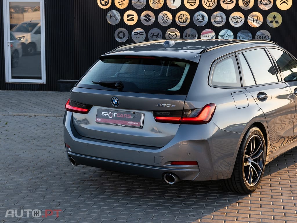 BMW 330 e Auto