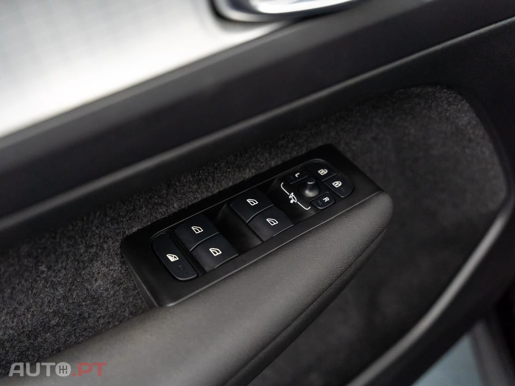 Volvo XC40 1.5 T2 Momentum Plus Geartronic