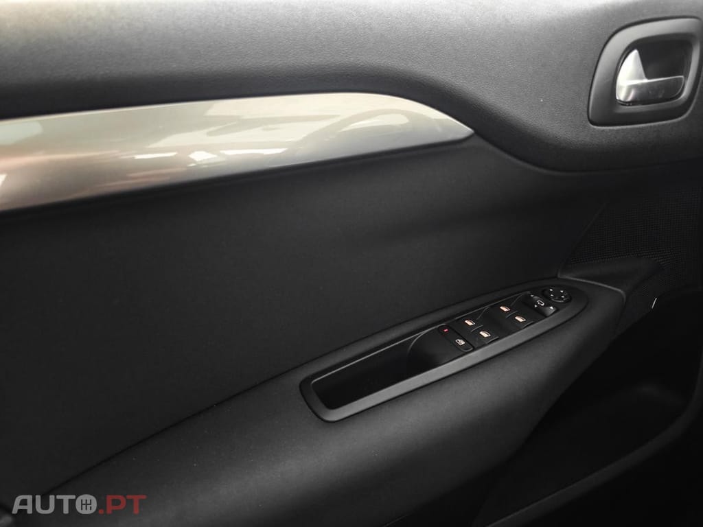 Citroen C4 1.2 e-THP Shine