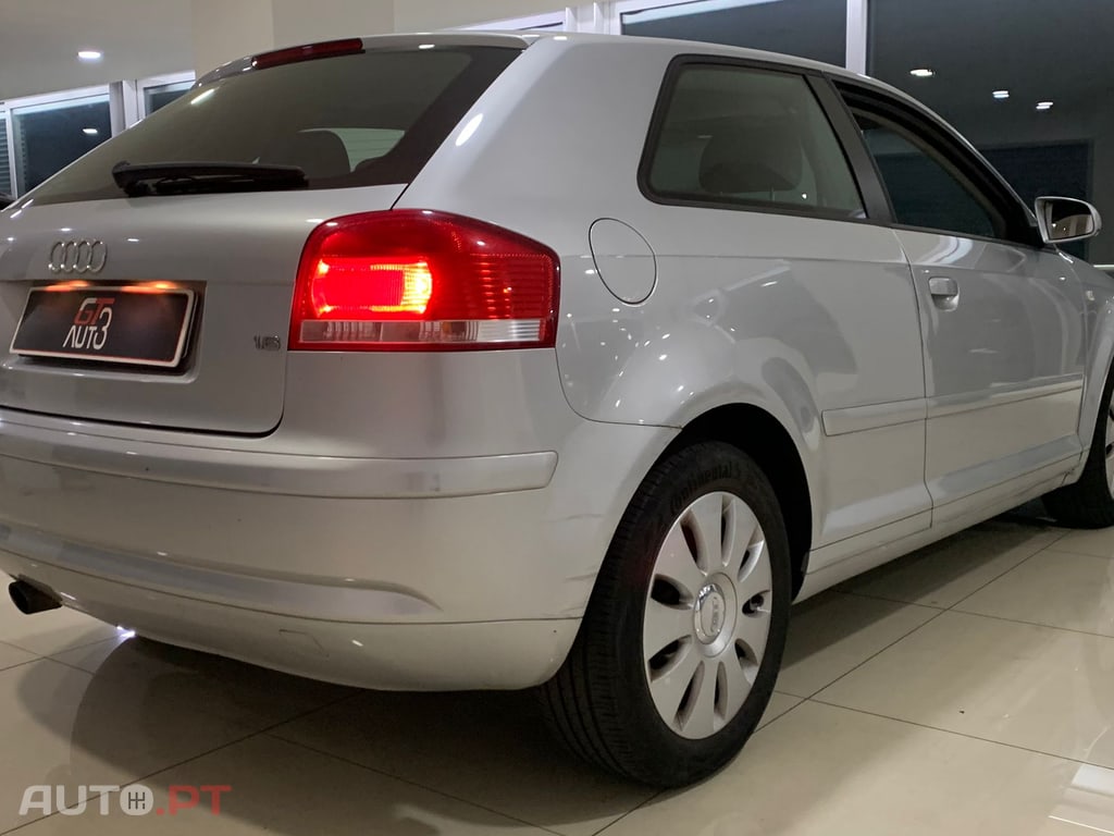 Audi A3 1.6 FSI ATTRACTION