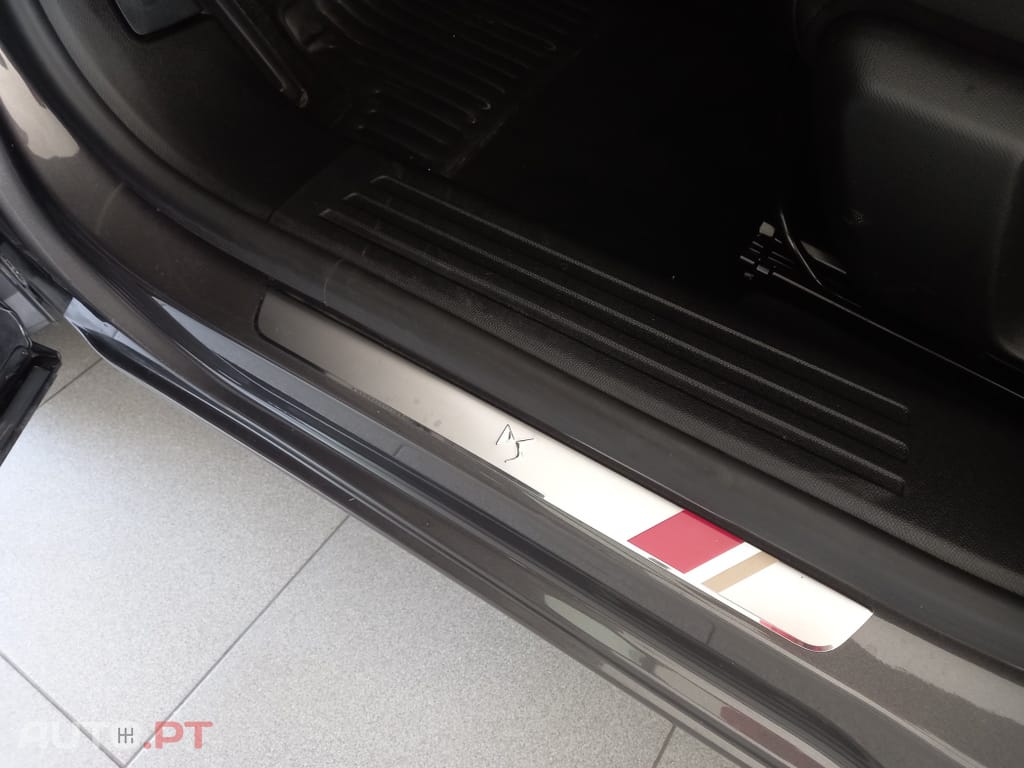 DS DS3 Crossback PureTech 100 PERFORMANCE LINE