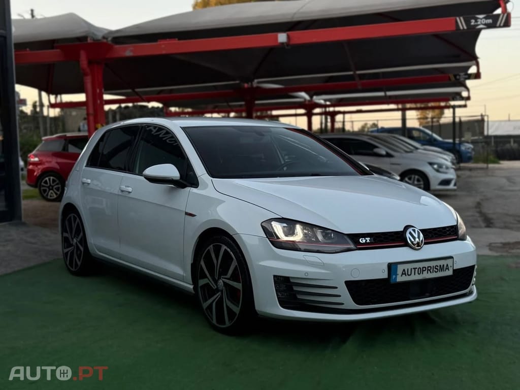 Volkswagen Golf 2.0 TSI GTI