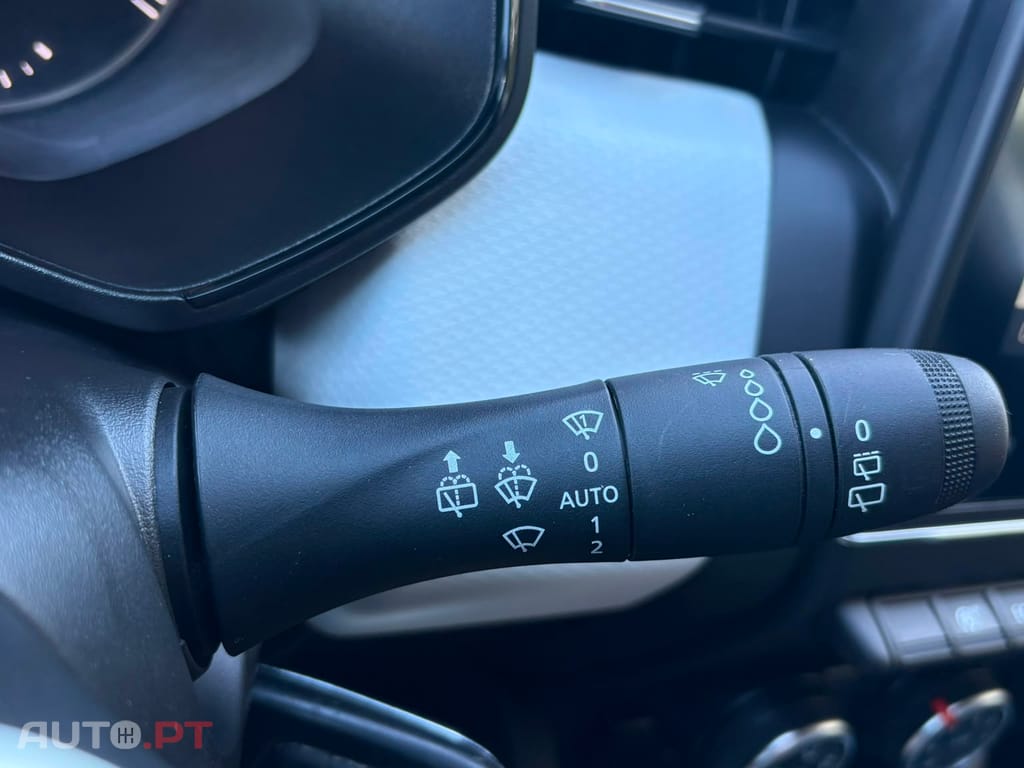 Renault Clio 𝙑 𝟭.𝟬 𝙏𝘾𝙚 𝙀𝙫𝙤𝙡𝙪𝙩𝙞𝙤𝙣 𝘽𝙞-𝙁𝙪𝙚𝙡