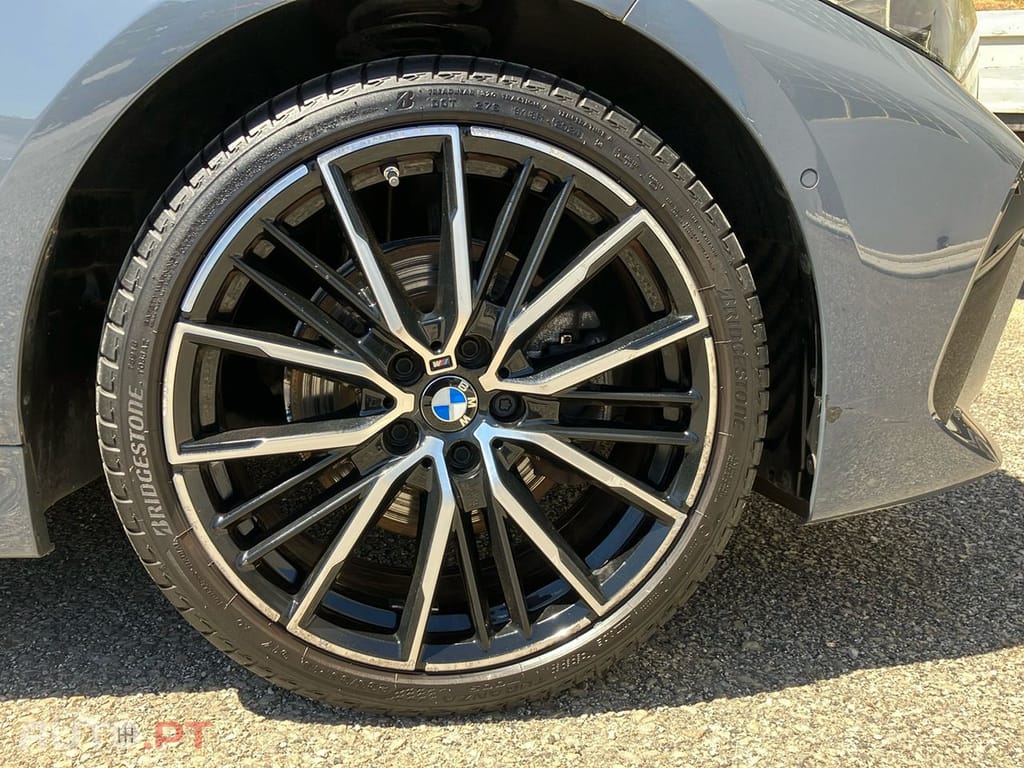BMW 118 i Pack Desportivo M Auto
