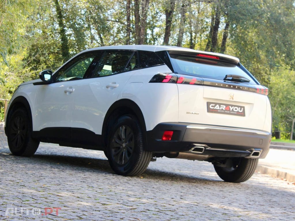 Peugeot 2008 1.2 PureTech Active EAT8