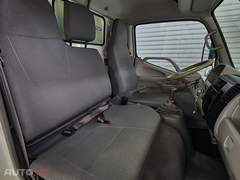 Toyota Dyna Contentor Lona Tipo TIR