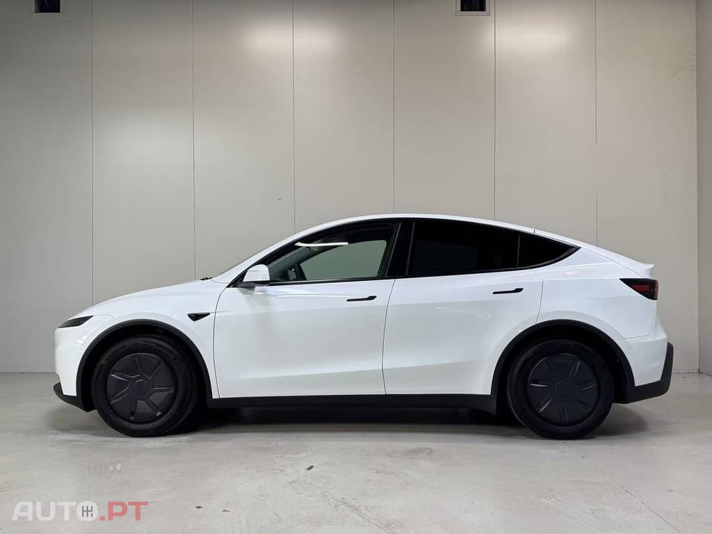 Tesla Model Y Standard Range