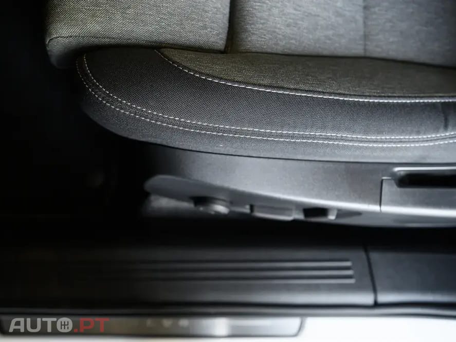 Volvo XC40 1.5 T2 Plus Dark Auto