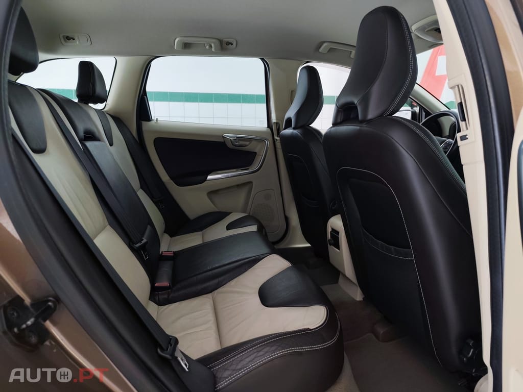 Volvo XC60 2.0 D4 DRIVe Momentum