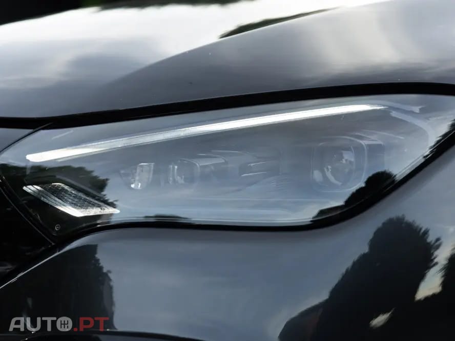 Mercedes-Benz EQE 300 Electric Art