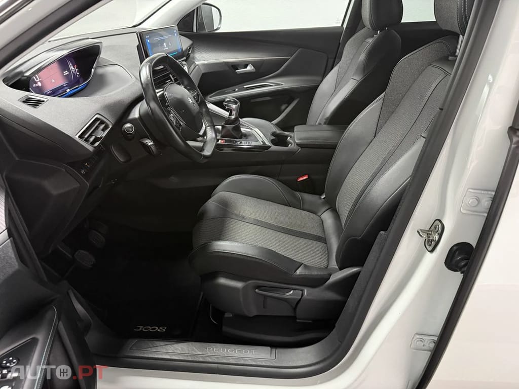 Peugeot 3008 PureTech 130 Stop & Start GPF Allure