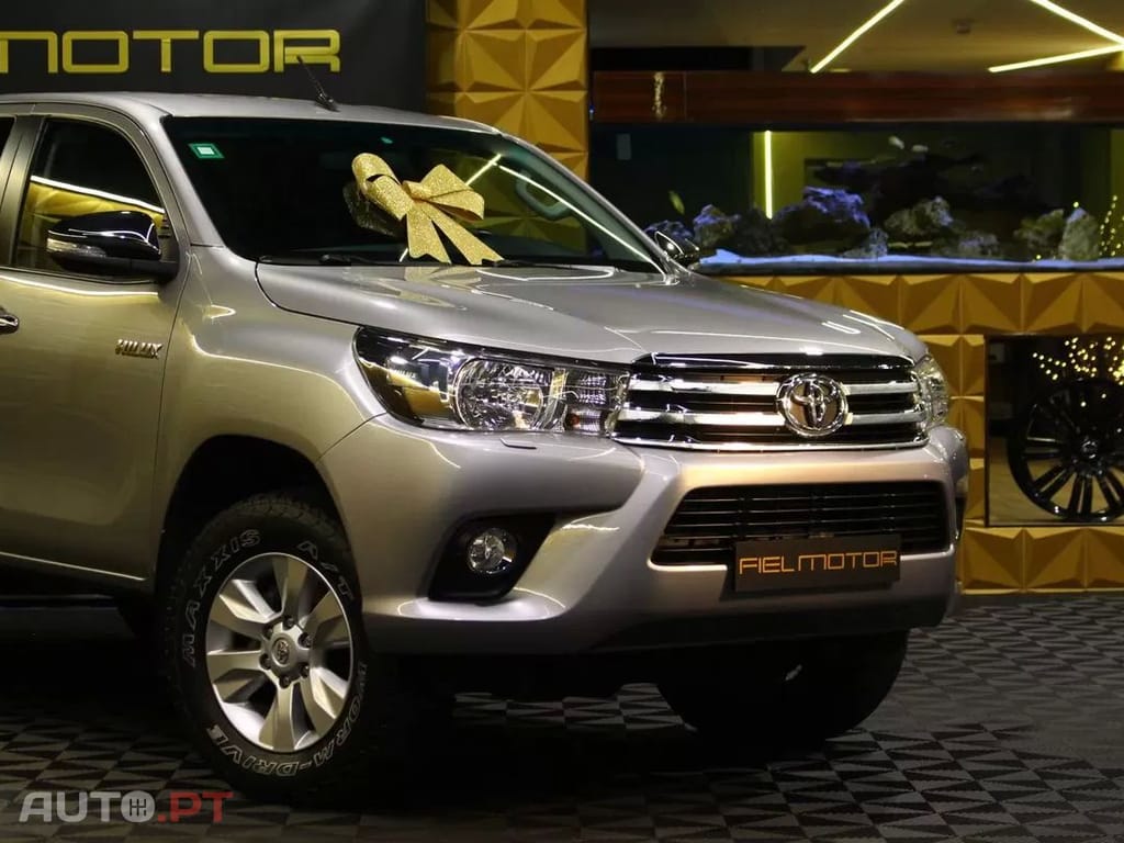 Toyota Hilux 2.4 D-4D 4WD Tracker