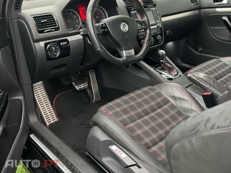 Volkswagen Golf 30 anos