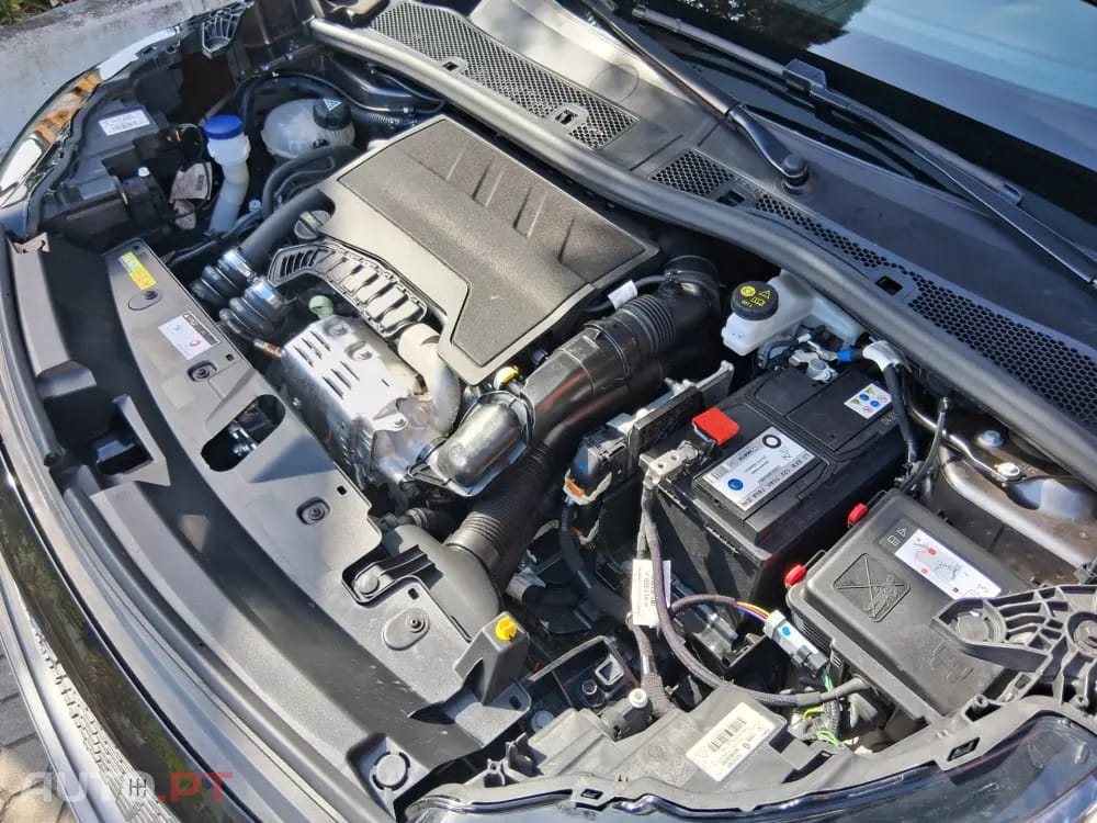 Peugeot 2008 1.2 PureTech Allure EAT8