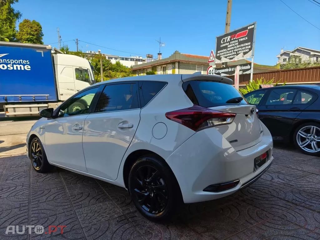 Toyota Auris 1.8 HSD Comfort+J17