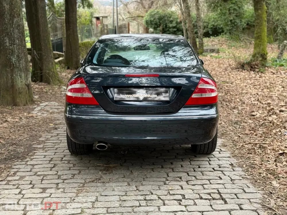 Mercedes-Benz CLK 240 Outro