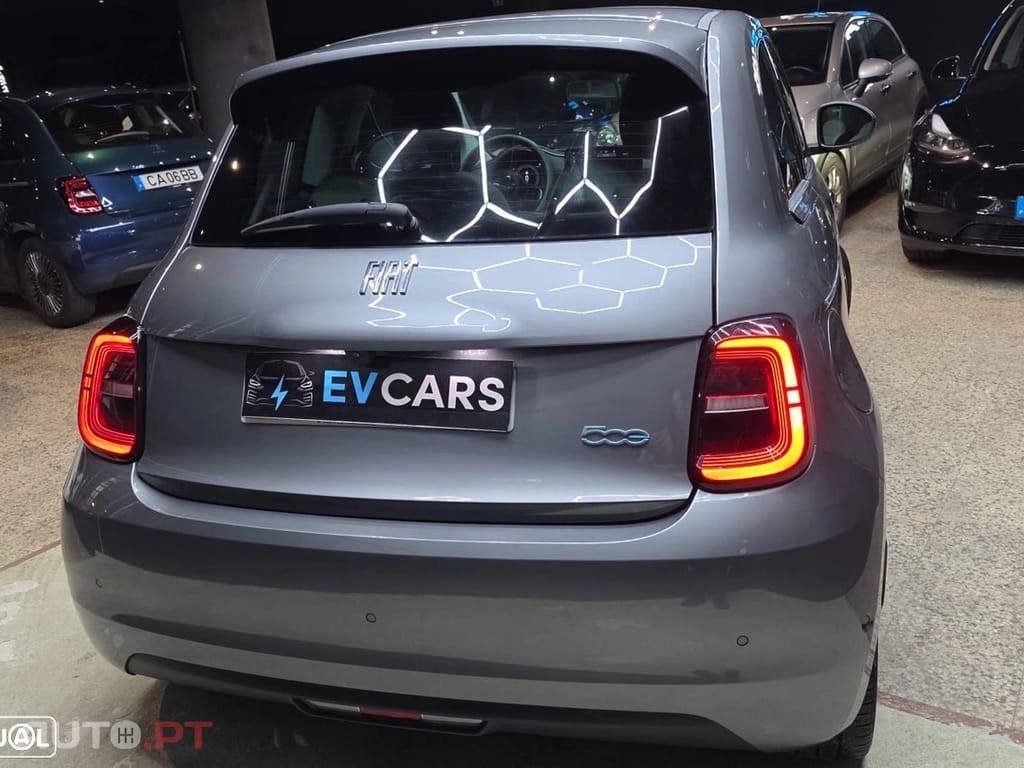 Fiat 500e La Prima