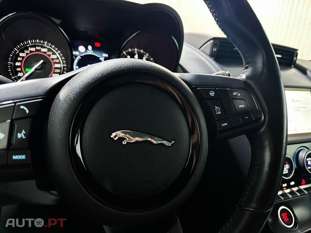 Jaguar F-Type P300 Aut. R-Dynamic Black