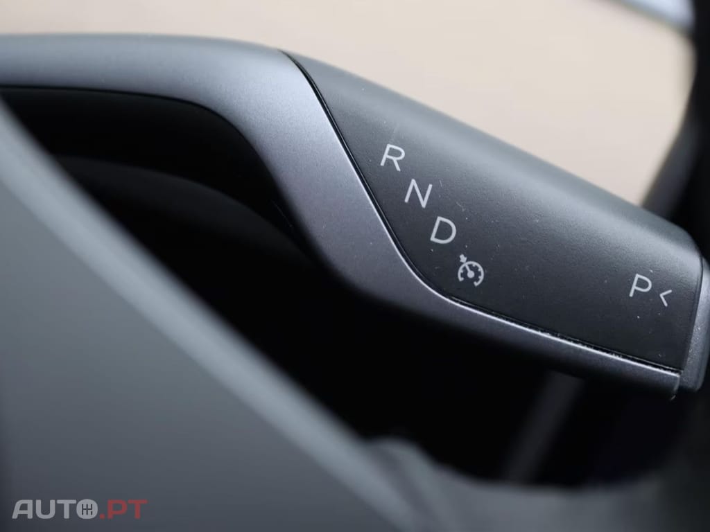 Tesla Model 3 Standard I.V.A DEDUTÍVEL 