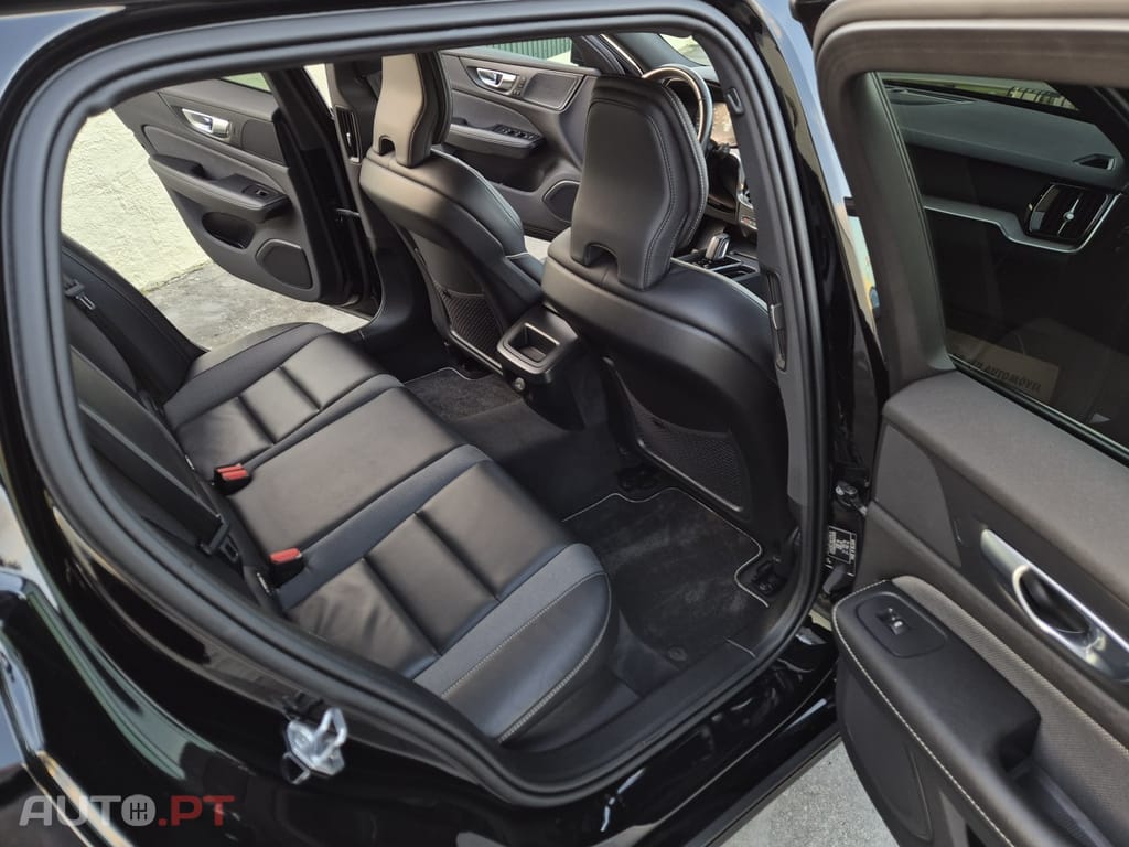 Volvo V60 2.0 B4 R-Design Geartronic