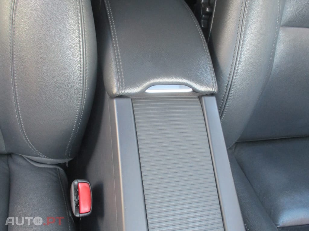 Volvo V60 2.0 D4 Momentum Plus Geartronic 180 cv