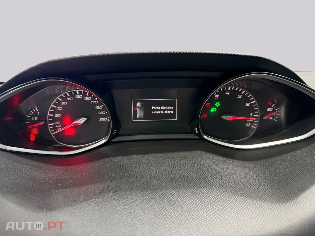 Peugeot 308 1.2  Feline