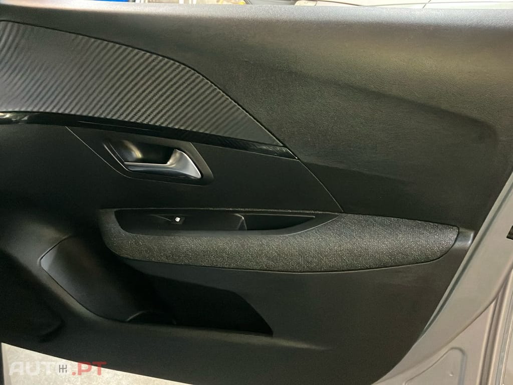 Peugeot 208 1.2 Hybrid Style e-DCS6