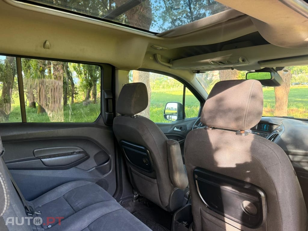 Ford Tourneo Grand 1.6 TDCi Titanium