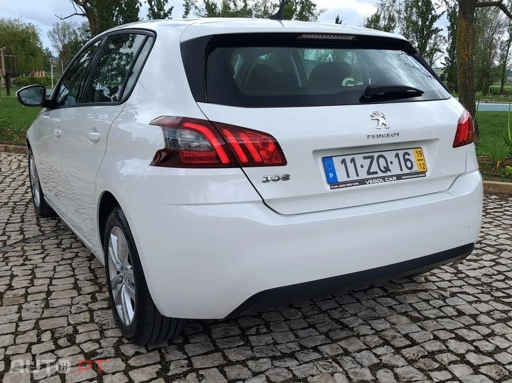 Peugeot 308 1.5 BlueHDi Business Line