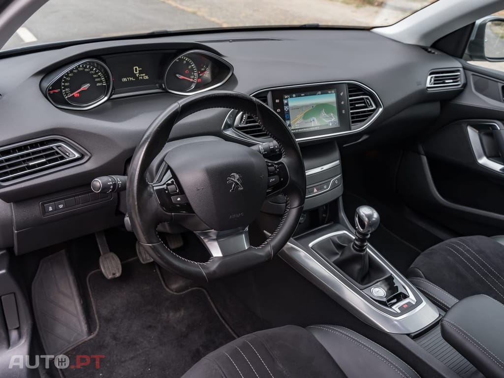Peugeot 308 1.2 PureTech Allure J17