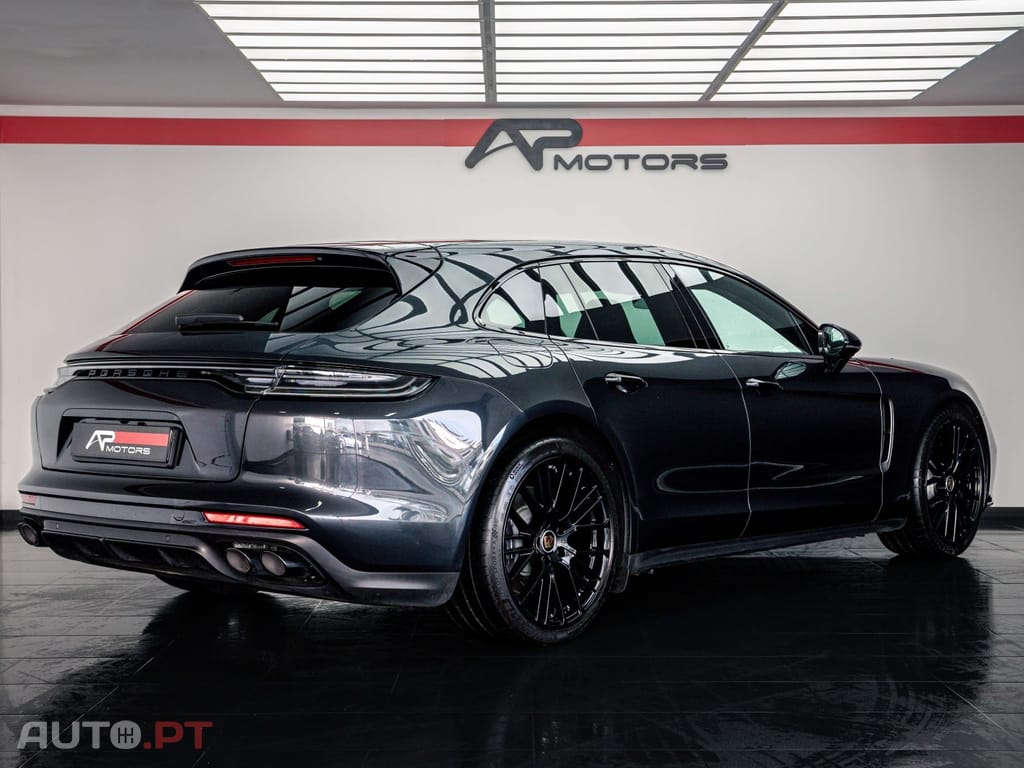 Porsche Panamera 4 E-Hybrid Platinum Edition
