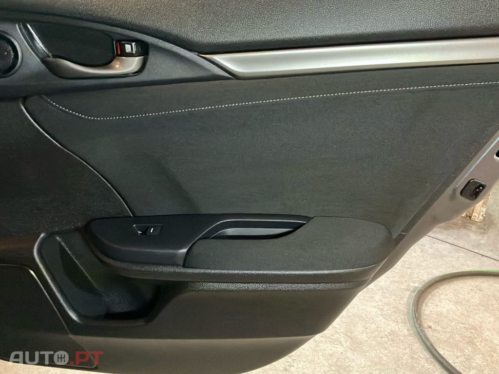 Honda Civic 1.0 i-VTEC Elegance