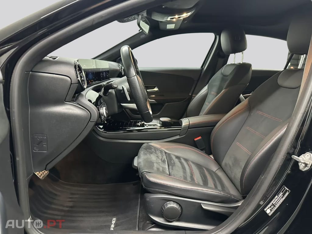 Mercedes-Benz A 250 I.V.A DEDUTIVEL AMG