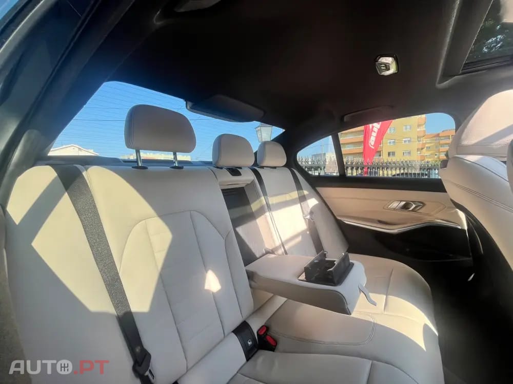 BMW 330 e Pack Desportivo M Auto