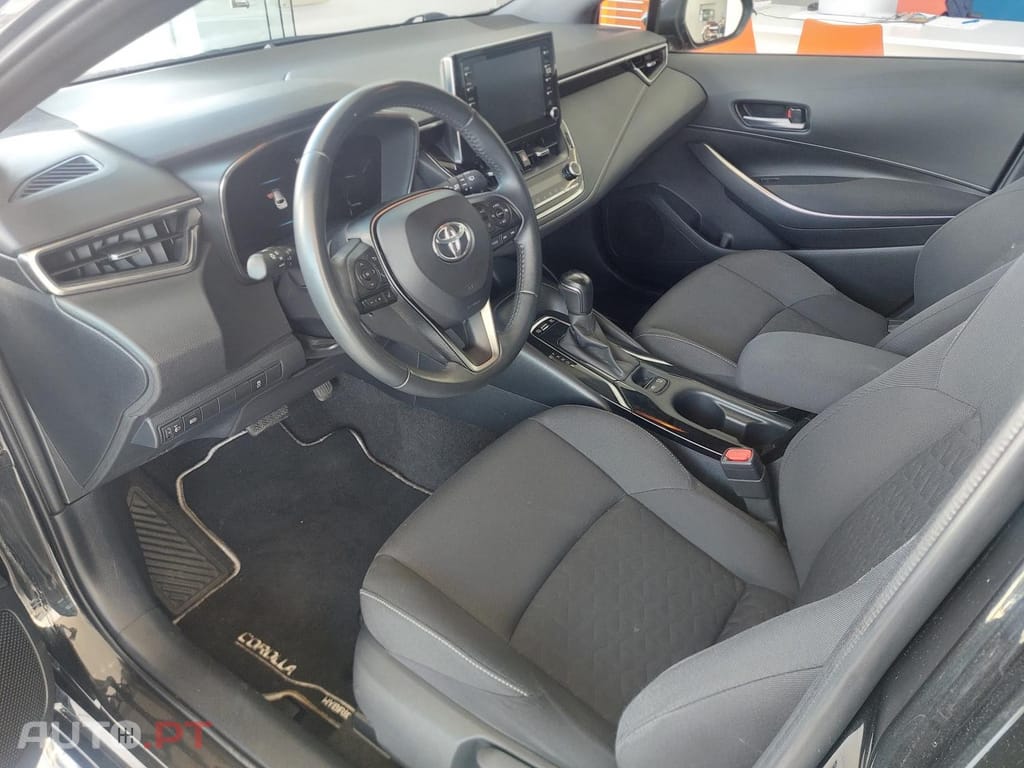Toyota Corolla 1.8 Hybrid Comfort — fotografia 13