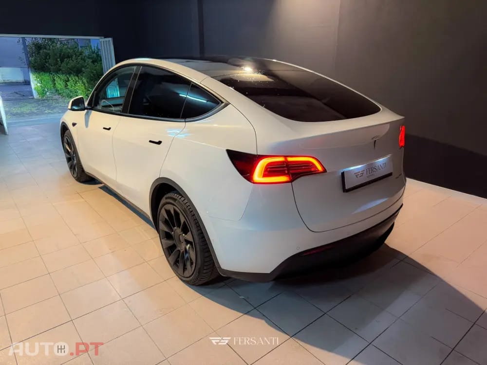 Tesla Model Y Long Range Dual Motor AWD