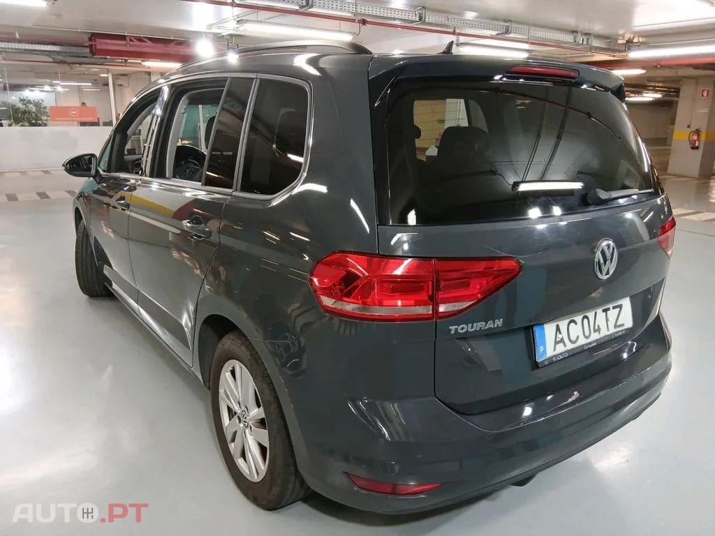 Volkswagen Touran 2.0 TDI Confortline DSG